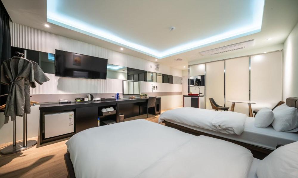 Gimpo Pentastar Hotel Extérieur photo